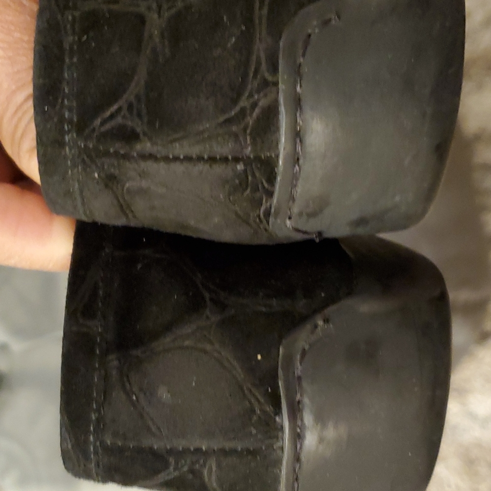 Stuart Weitzman Suede Croc Embossed Shoes - Picture 13 of 13